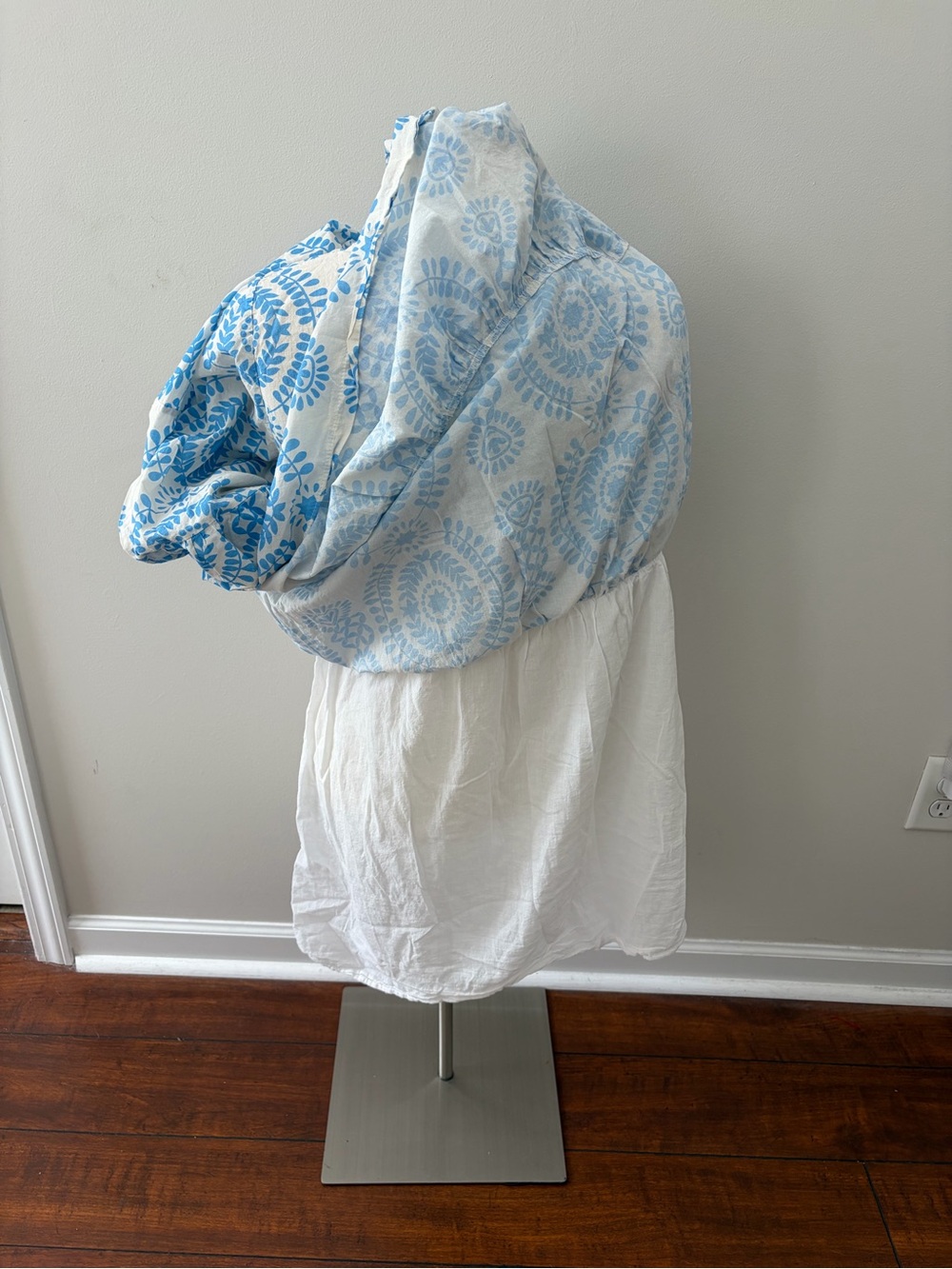 SAIPH Lab Santorini White Mini Dress Blue Medallion Print Sz M Coastal Cottage - Picture 7 of 9